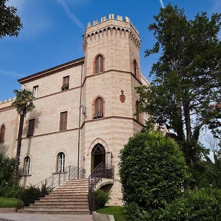 Hotel Castello Montegiove Fano Esterno foto
