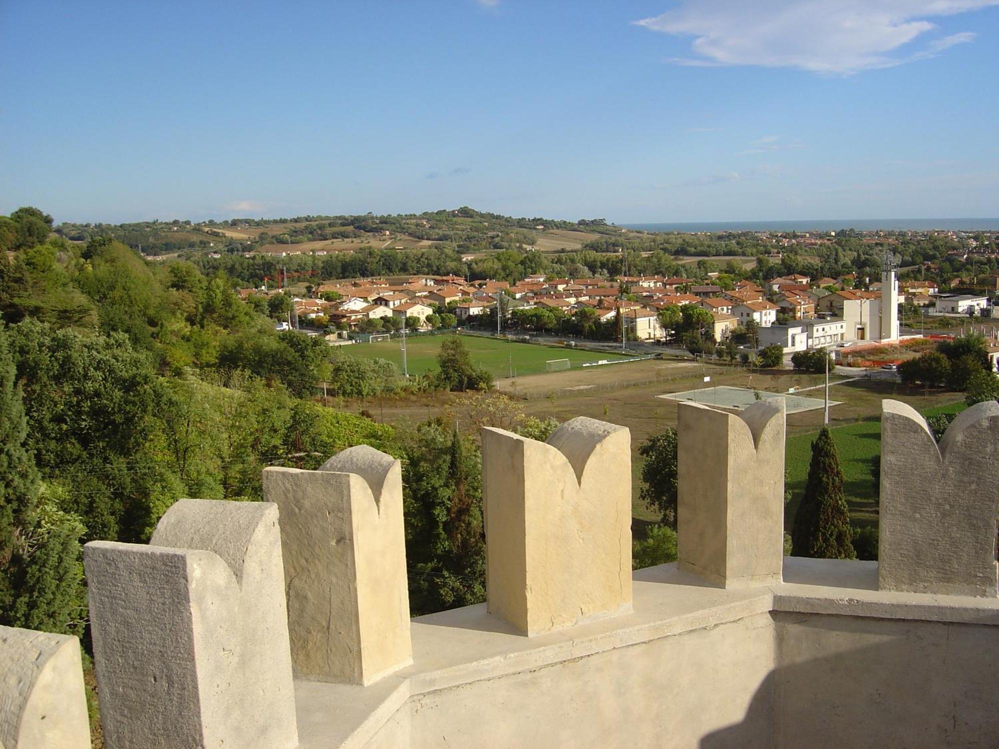 Hotel Castello Montegiove Fano Esterno foto