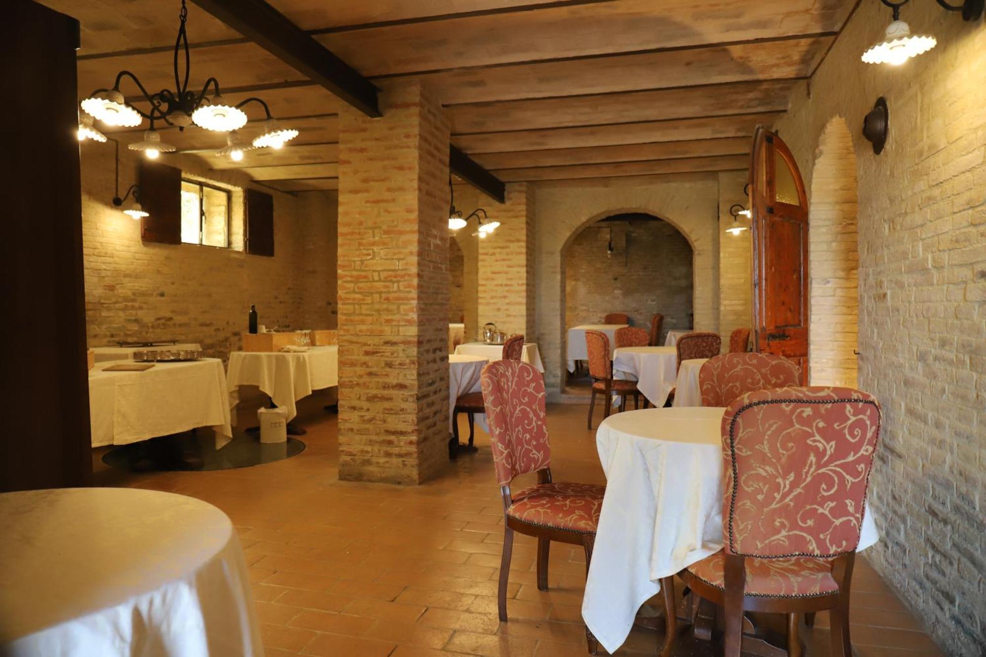 Hotel Castello Montegiove Fano Esterno foto