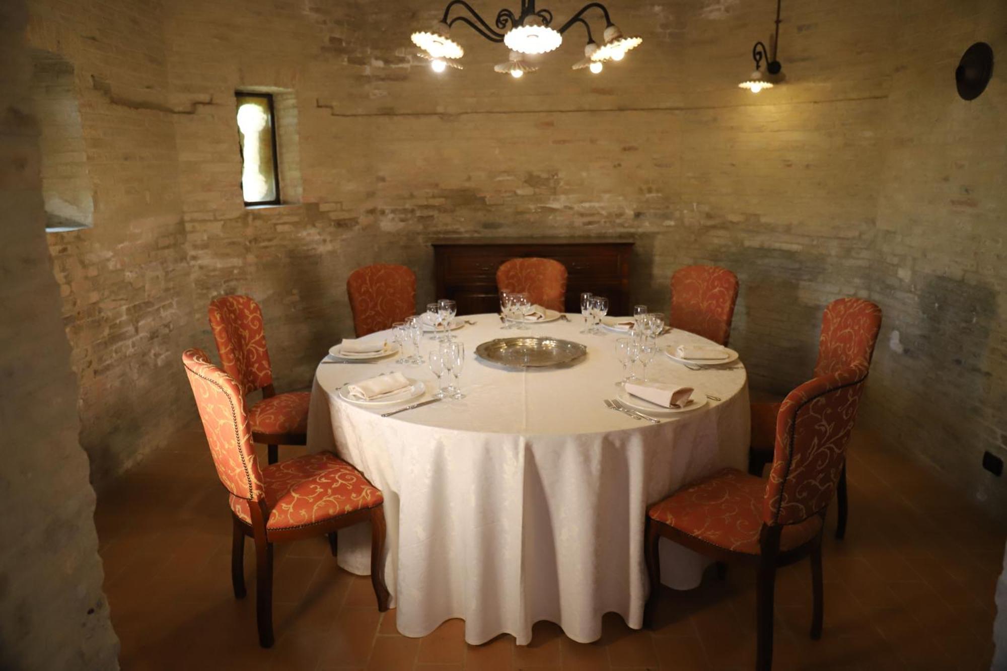 Hotel Castello Montegiove Fano Esterno foto