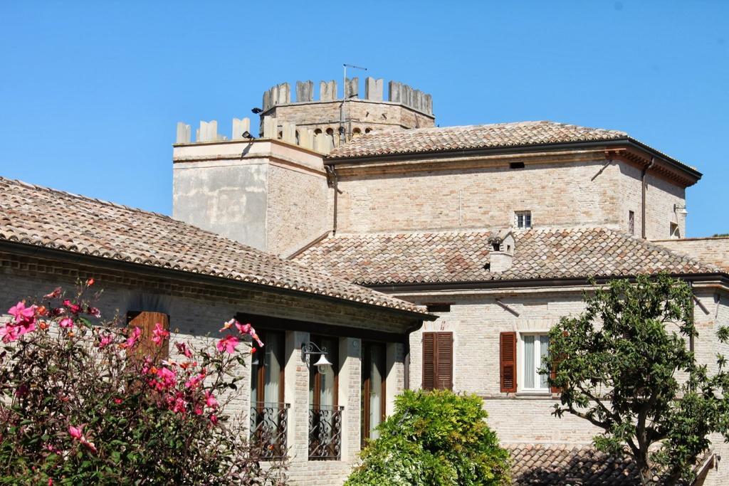 Hotel Castello Montegiove Fano Esterno foto