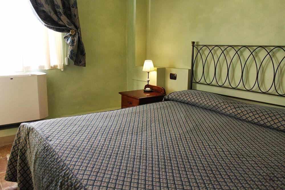 Hotel Castello Montegiove Fano Esterno foto