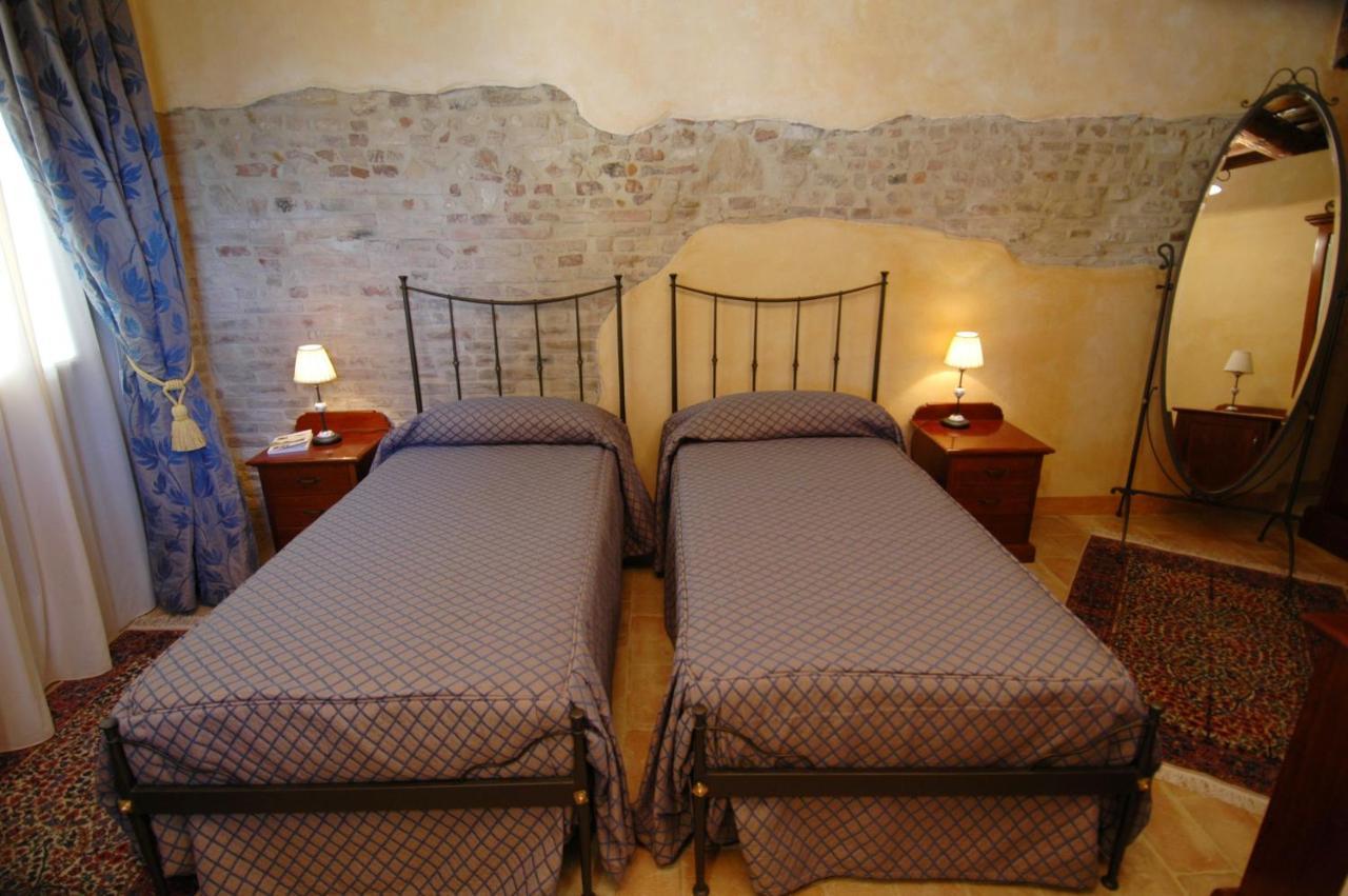 Hotel Castello Montegiove Fano Esterno foto