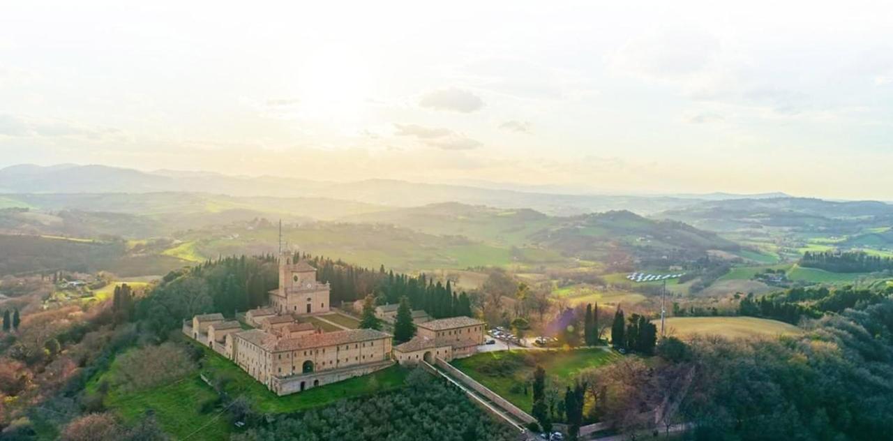 Hotel Castello Montegiove Fano Esterno foto